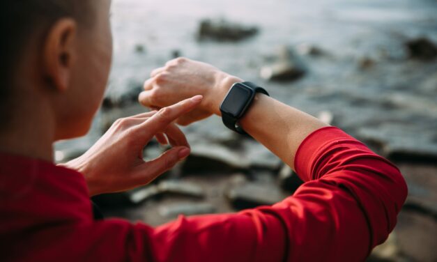 Smartwatches and Fitness Trackers: Enhancing Oncology Patient Monitoringwear